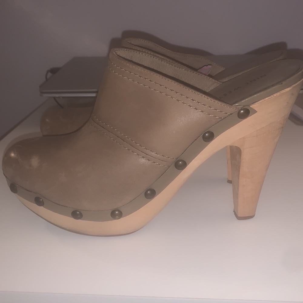 Nine West Rachie Clogs - Picture 3 of 6